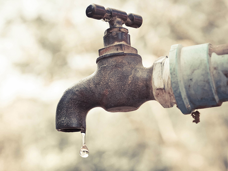Piscine e carenza d’acqua: come risparmiare acqua e mantenere la piscina efficiente